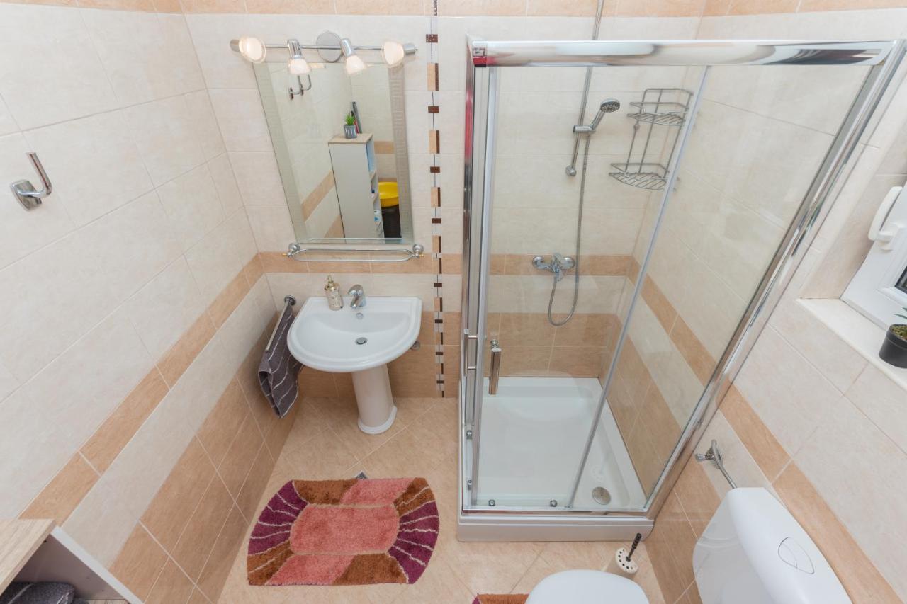 Holiday Home Frane Slivno  ภายนอก รูปภาพ