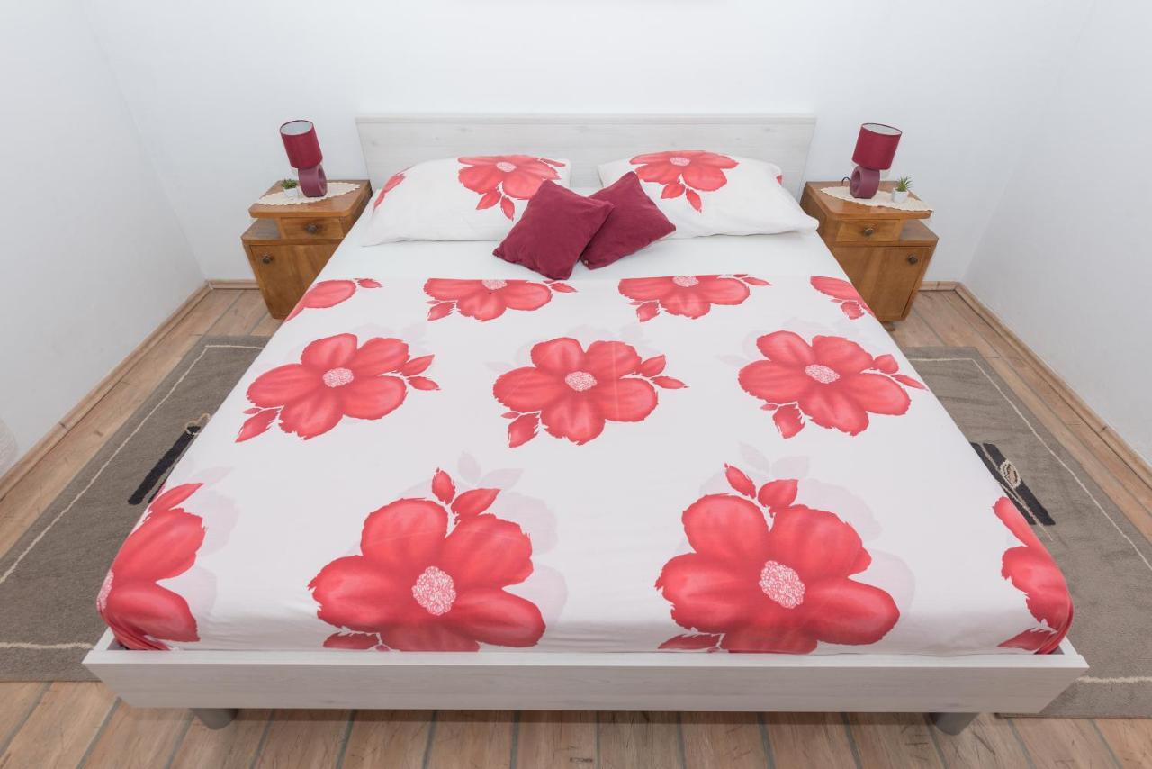 Holiday Home Frane Slivno  ภายนอก รูปภาพ