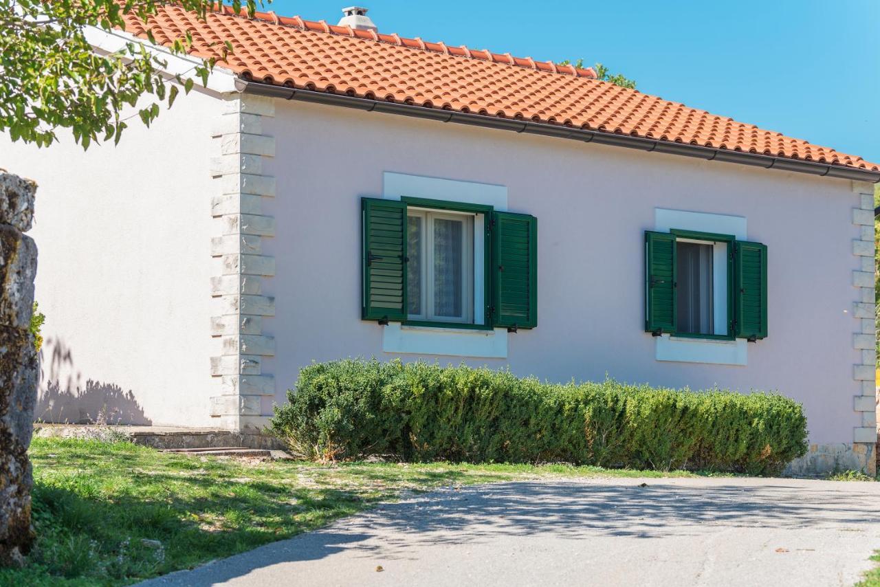 Holiday Home Frane Slivno  ภายนอก รูปภาพ
